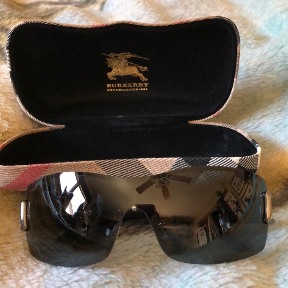 Brand New Never Worn - Burberry Sunglasses
